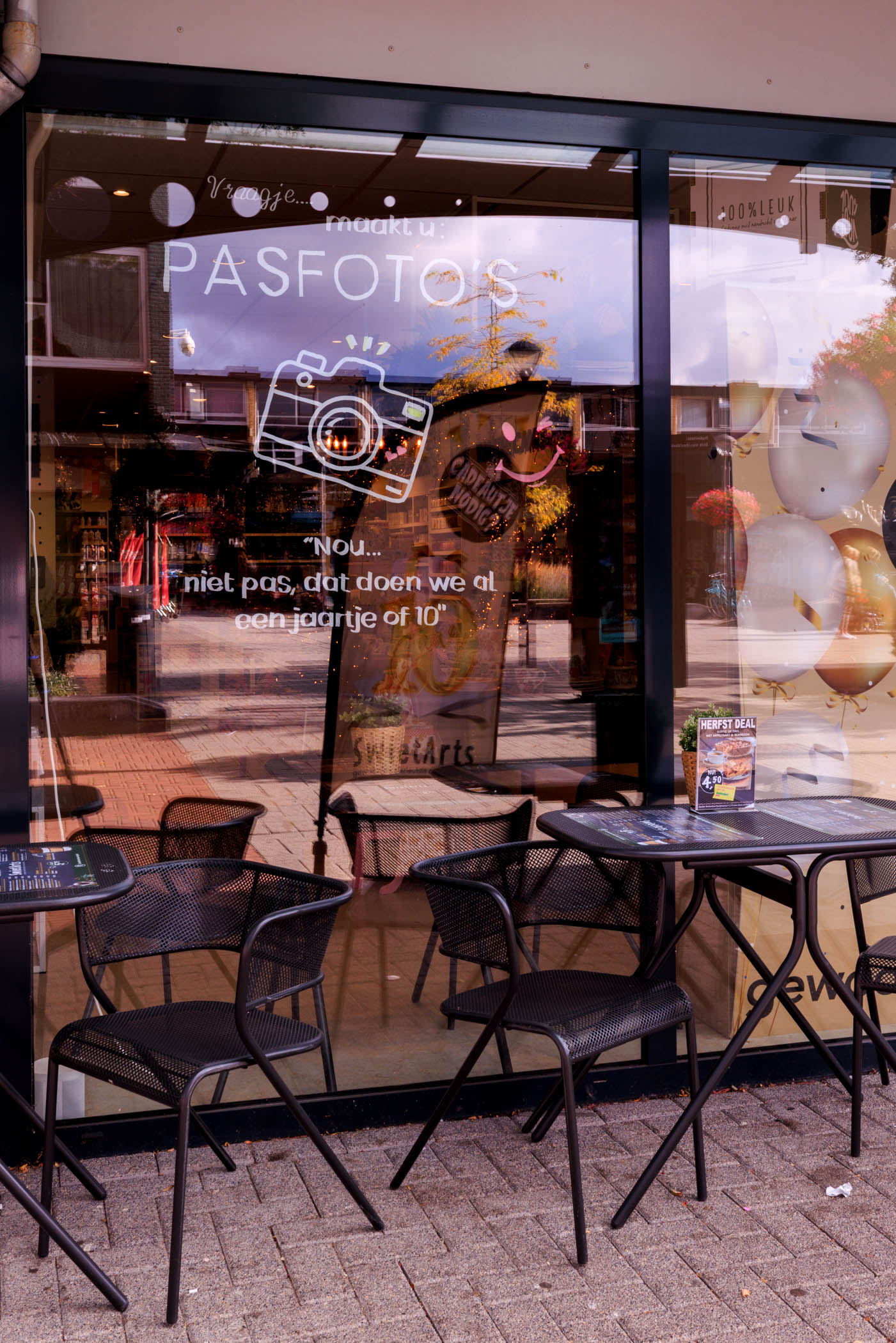 Pasfoto maken in Hoogvliet bij SwietArts | Officiële pasfoto’s zonder afspraak