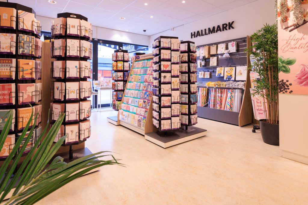 Hallmark kaarten bij SwietArts Hoogvliet | Wenskaarten voor elk moment