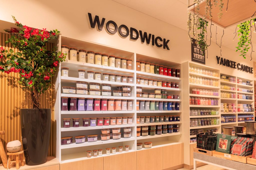 WoodWick Geurkaarsen bij SwietArts Hoogvliet | Luxe Houtlont Kaarsen & Cadeaus. WoodWick geurkaarsen Hoogvliet